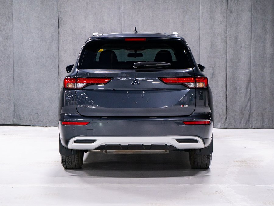 2024 Mitsubishi Outlander ES S-AWC Grey