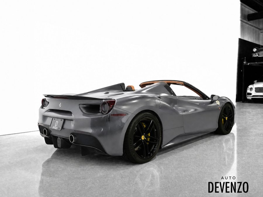 Ferrari 488 Spider 2017 Gris