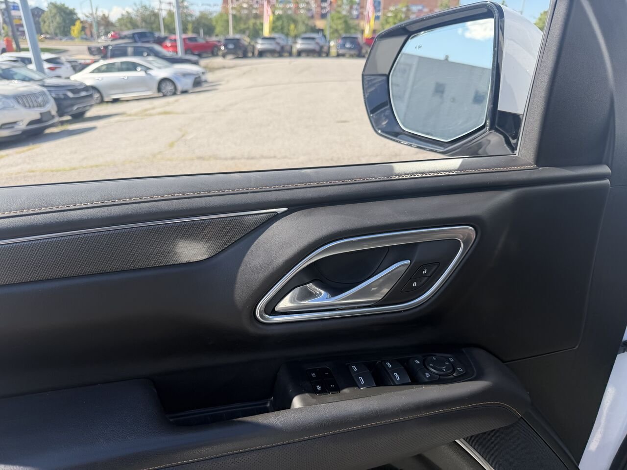 2023 GMC YUKON AT4 AT4 4 portes 4RM White Gatineau - photo #10