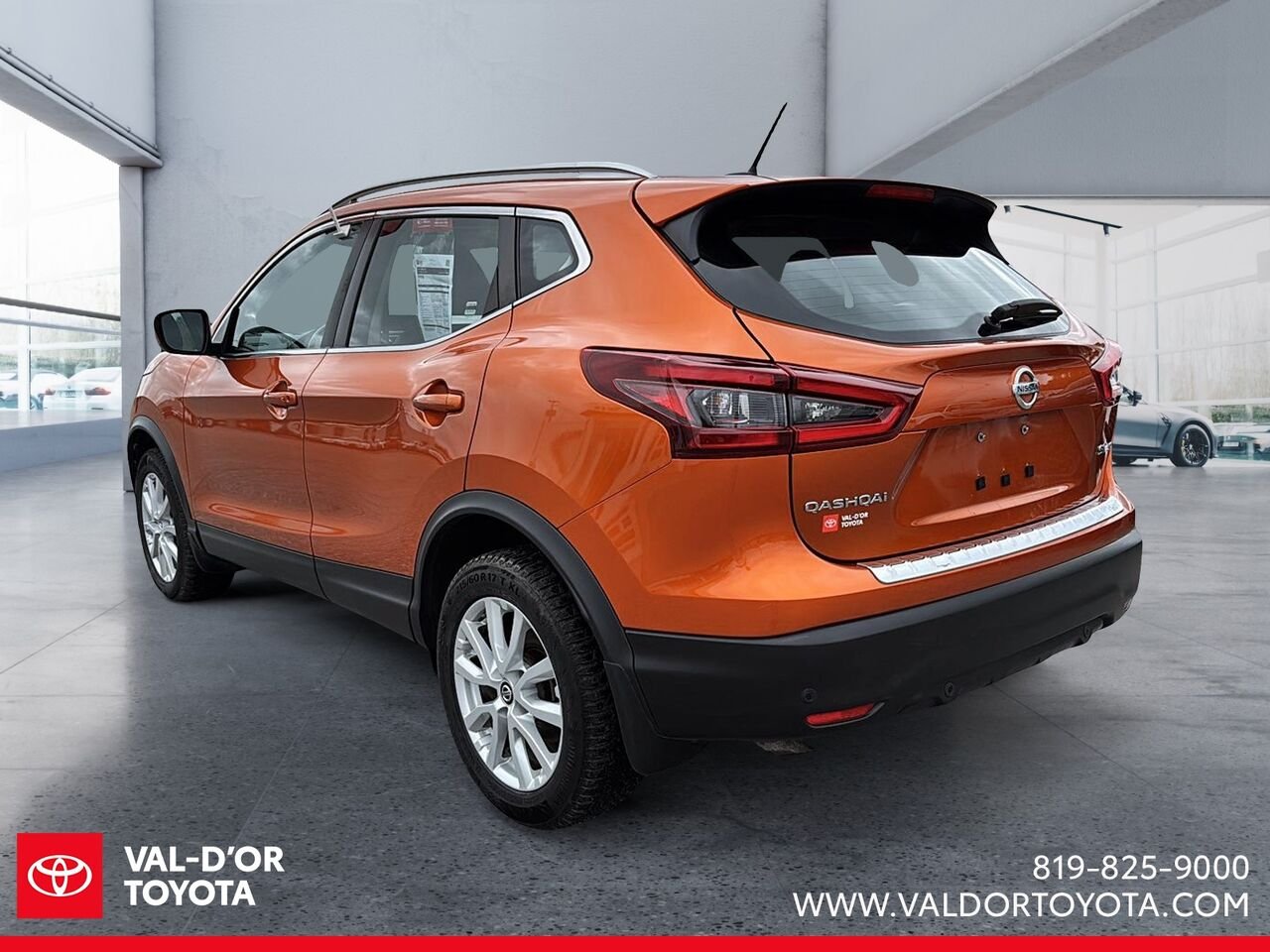 2023 Nissan Qashqai SV Orange Val-d'Or - photo #3