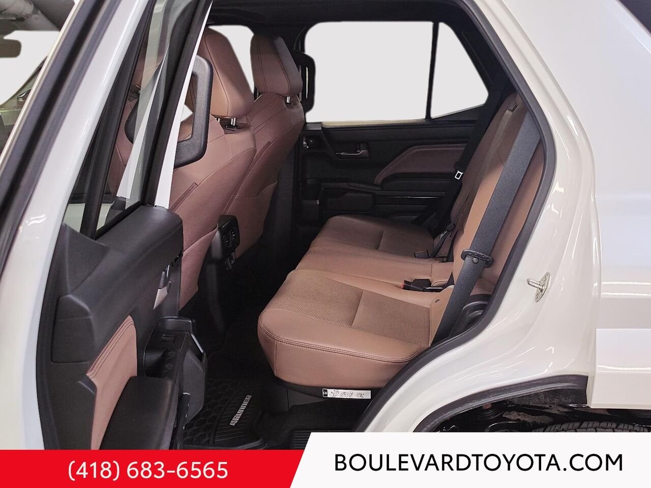 2025 Toyota 4RUNNER 100761A-69 | GROUPE LIMITED, 7 PLACES, 4X4 White Québec - photo #19