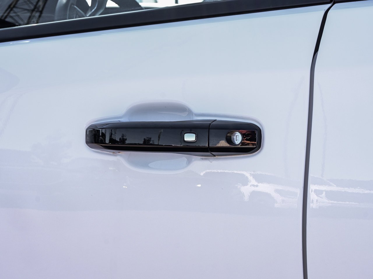 2025 Chevrolet Silverado 1500 4WD Crew Cab 147 LT Trail Boss White Sherwood Park - photo #7