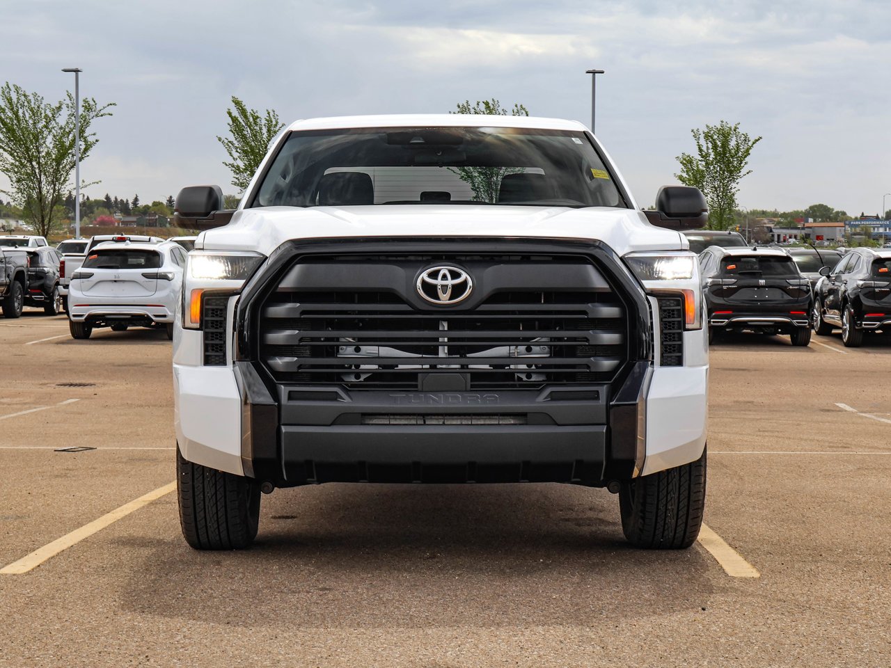 2024 Toyota Tundra 4x4 Crewmax SR White Sherwood Park - photo #2