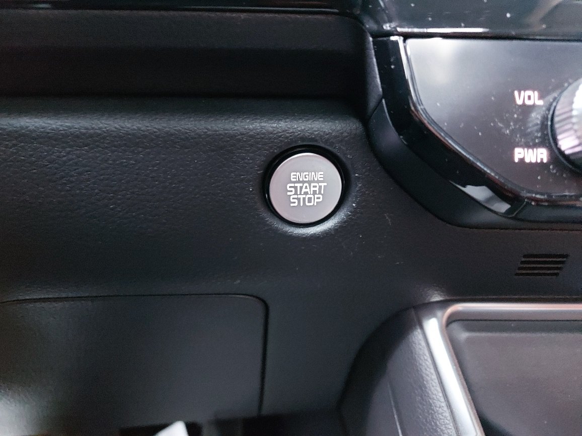 2026 KIA Carnival Snow White Pearl Blainville - photo #26