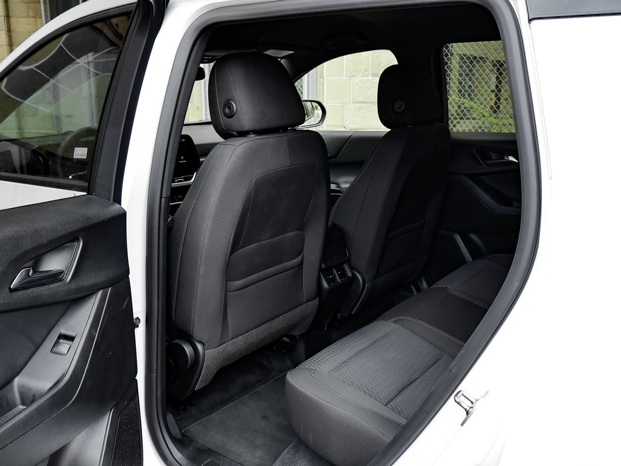 2026 Chevrolet Equinox AWD 4dr LT w/2LT White Sherwood Park - photo #16