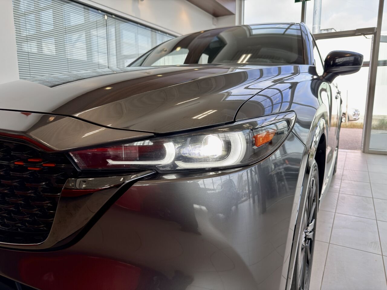 2023 Mazda CX-5 Grey Notre-Dame-des-Prairies - photo #4