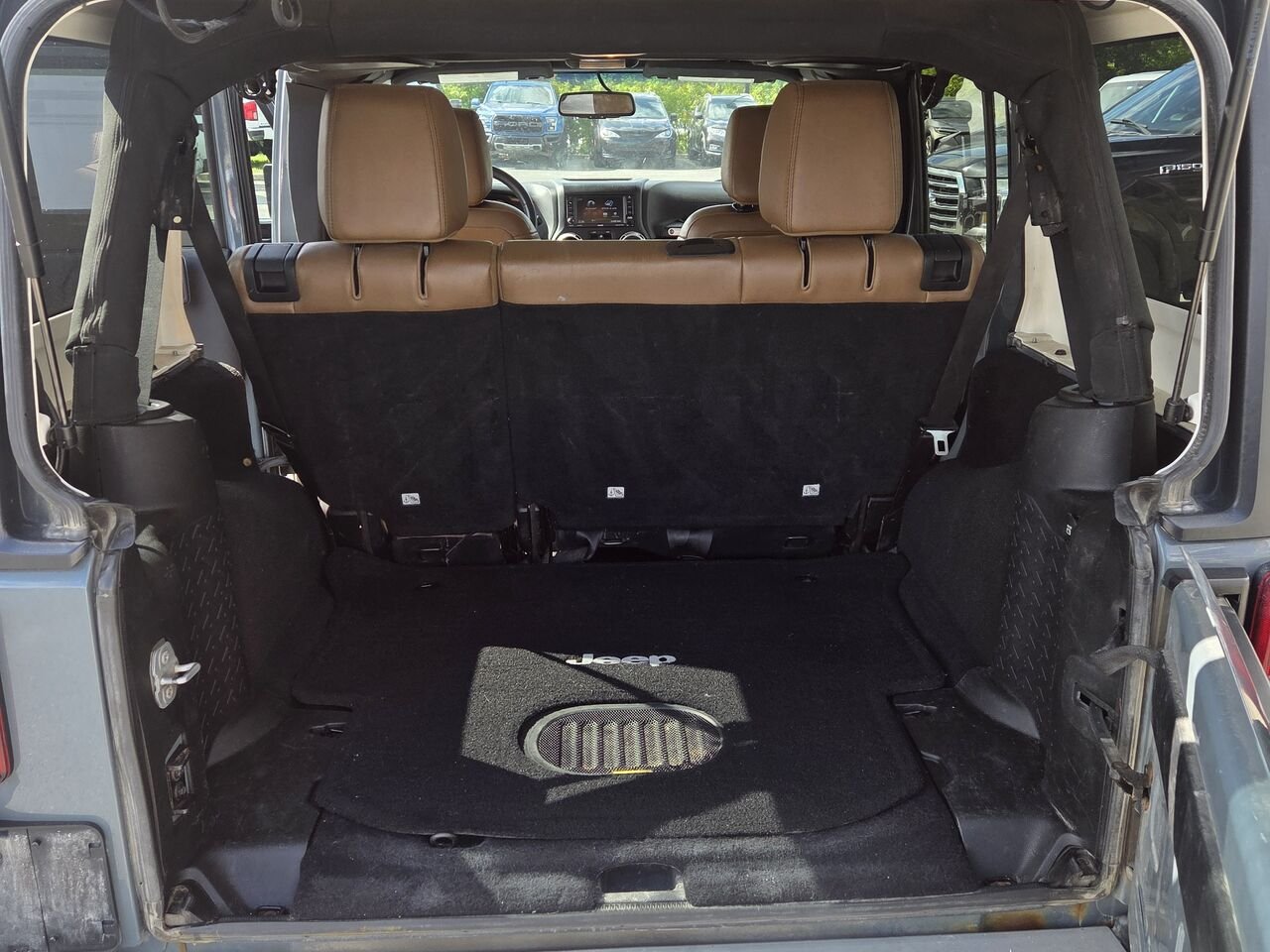 Jeep Wrangler Unlimited Sahara 2015 Gris Granby - photo #13