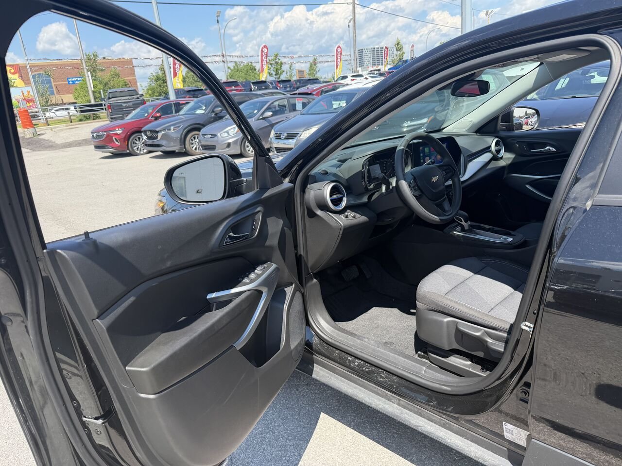 CHEVROLET TRAX LS Traction avant 4 portes LS 2024 Noir Gatineau - photo #1