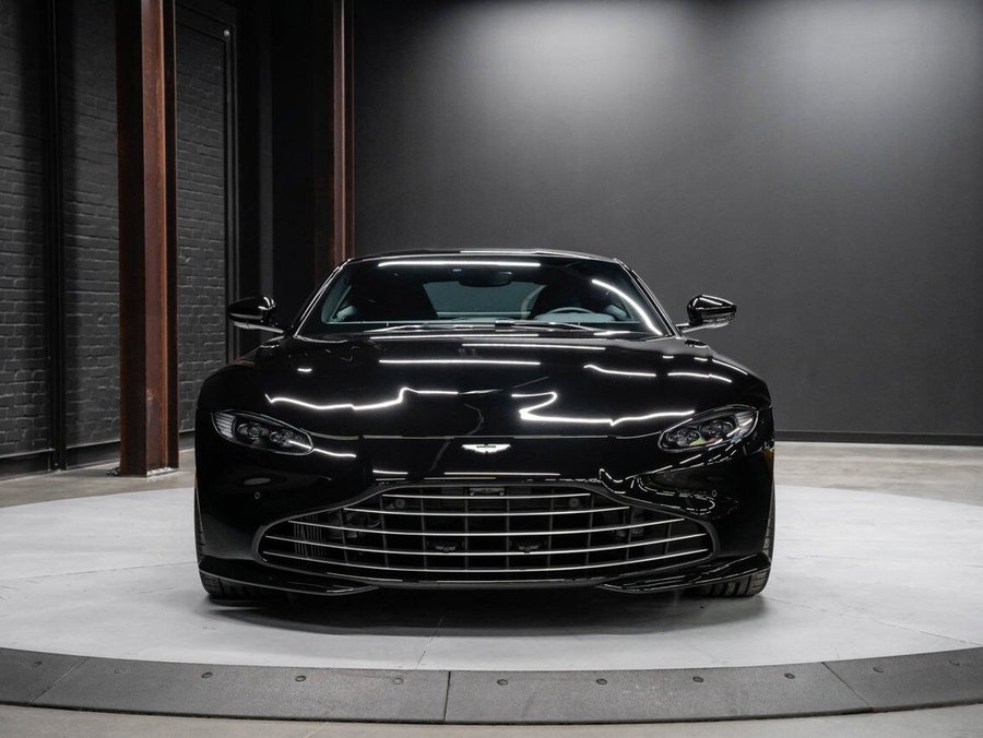 2023 Aston Martin Vantage | Delivery KMs | 360 Camera | Twin Turbo 4.0L V8 Black