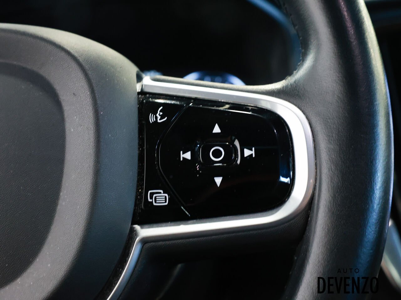 2017 Volvo S90 Blue Saint-Eustache - photo #15