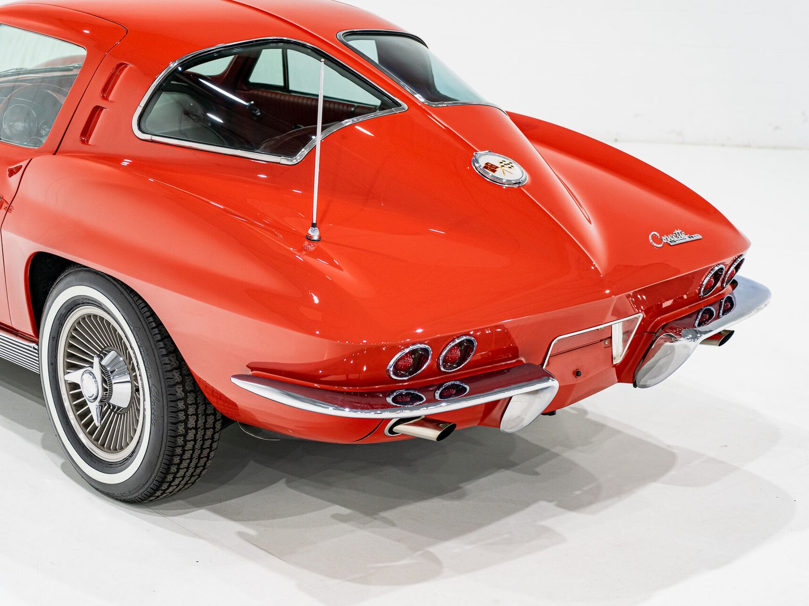 Chevrolet Corvette Split window matching# 327 Factory A/C | PRICE IN USD 1963 Rouge Montréal - photo #25