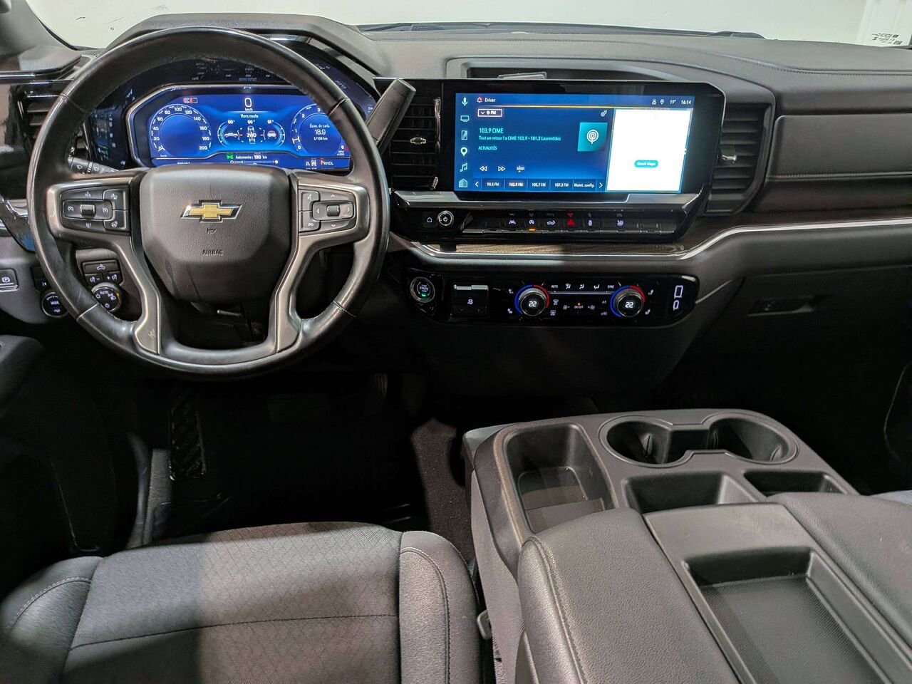 Chevrolet Silverado 1500 4WD Crew Cab 147" LT 2025 Blanc Val-David - photo #31