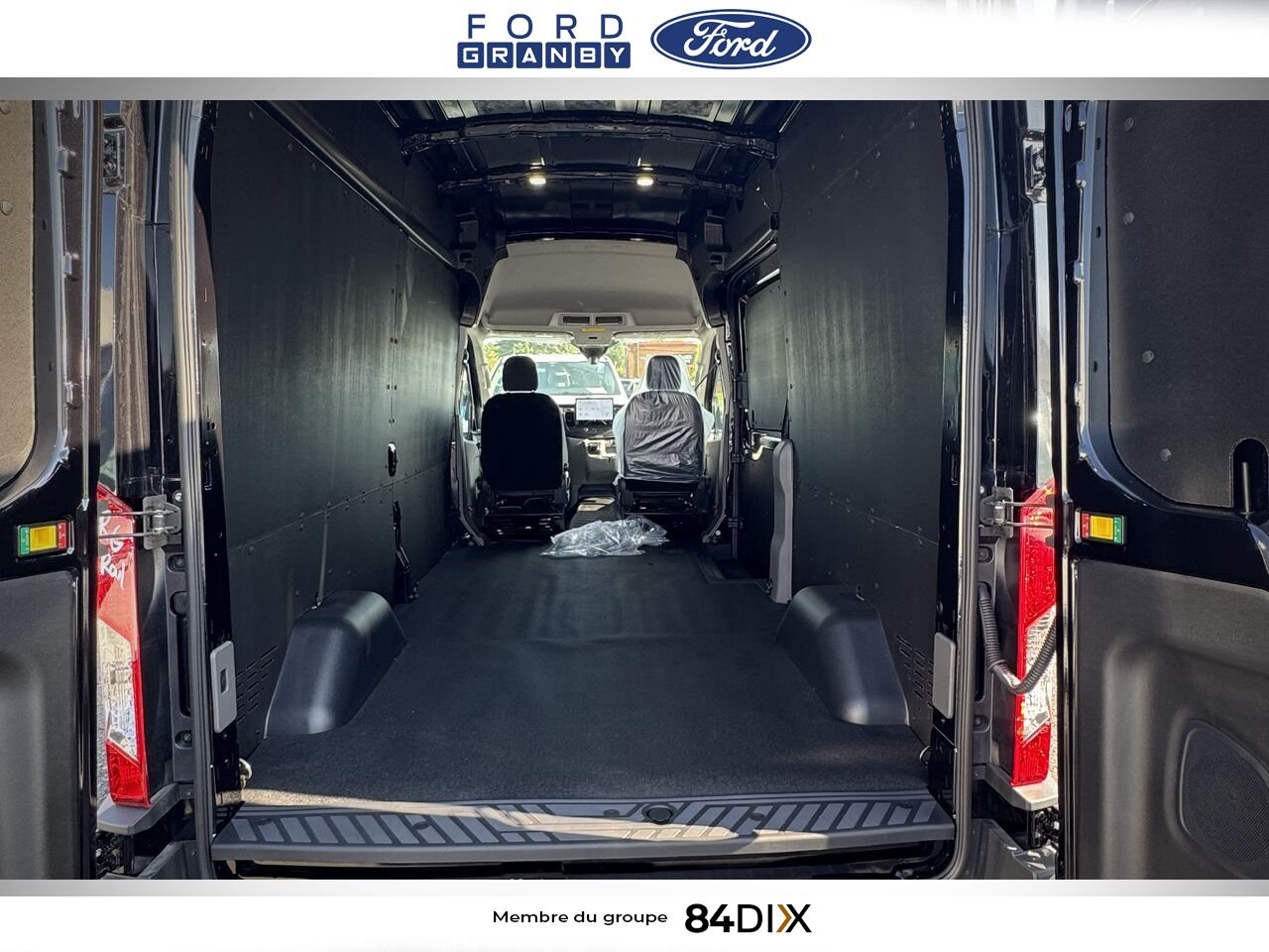 Ford E-TRANSIT FOURGONNETTE UTILITAIRE 2025 Noir Granby - photo #5
