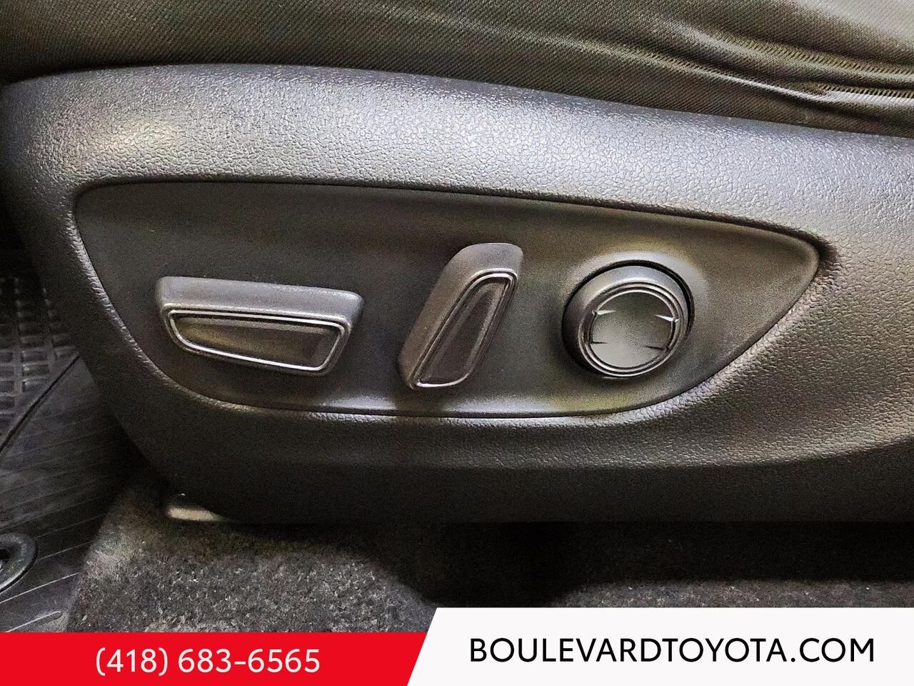 2023 Toyota RAV4 100594A-95 | XLE, AWD Silver Québec - photo #9