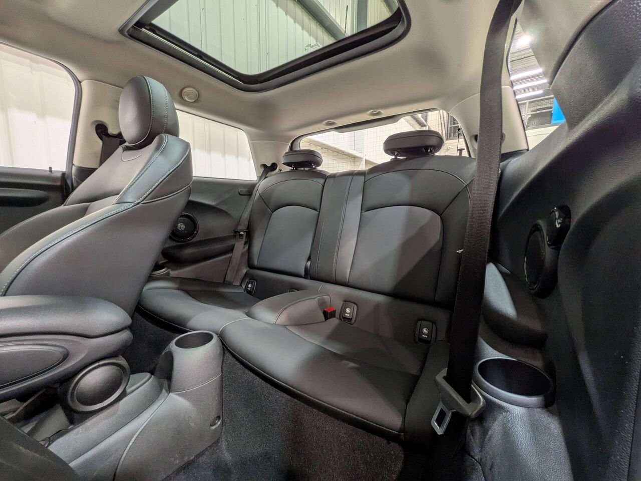 MINI 3 Door Cooper FWD 2019 Gris Val-David - photo #10