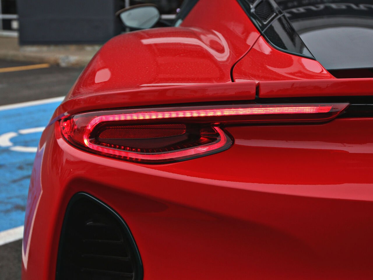 2027 Lotus Emira Red Québec - photo #10