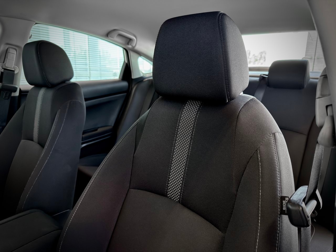 2019 Honda Civic Sedan White Notre-Dame-des-Prairies - photo #15