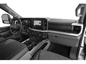 Ford Super Duty F-350 à roues arrière simples XLT