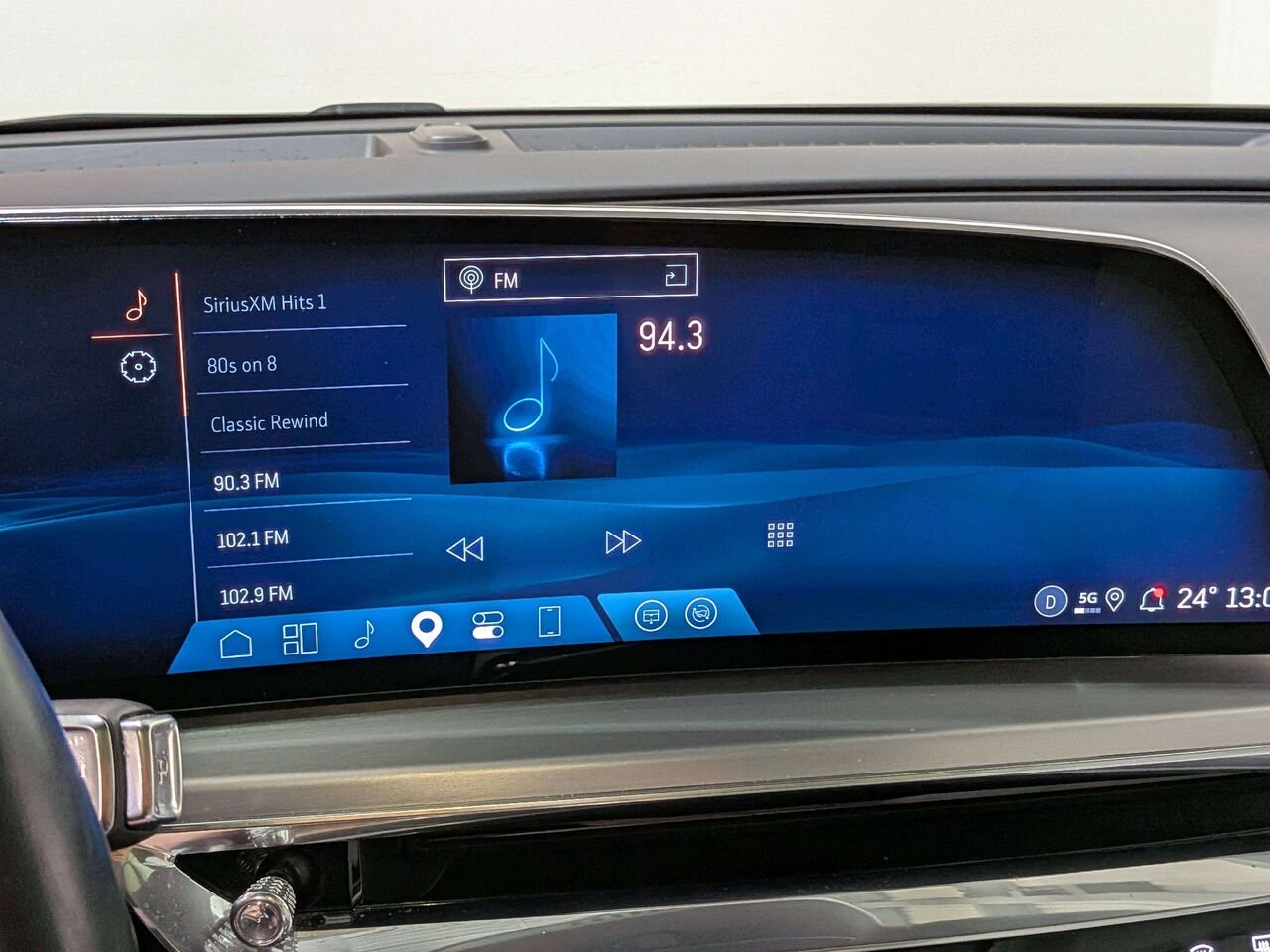 2024 Cadillac LYRIQ 4dr Luxury w/1SD Grey Val-David - photo #26