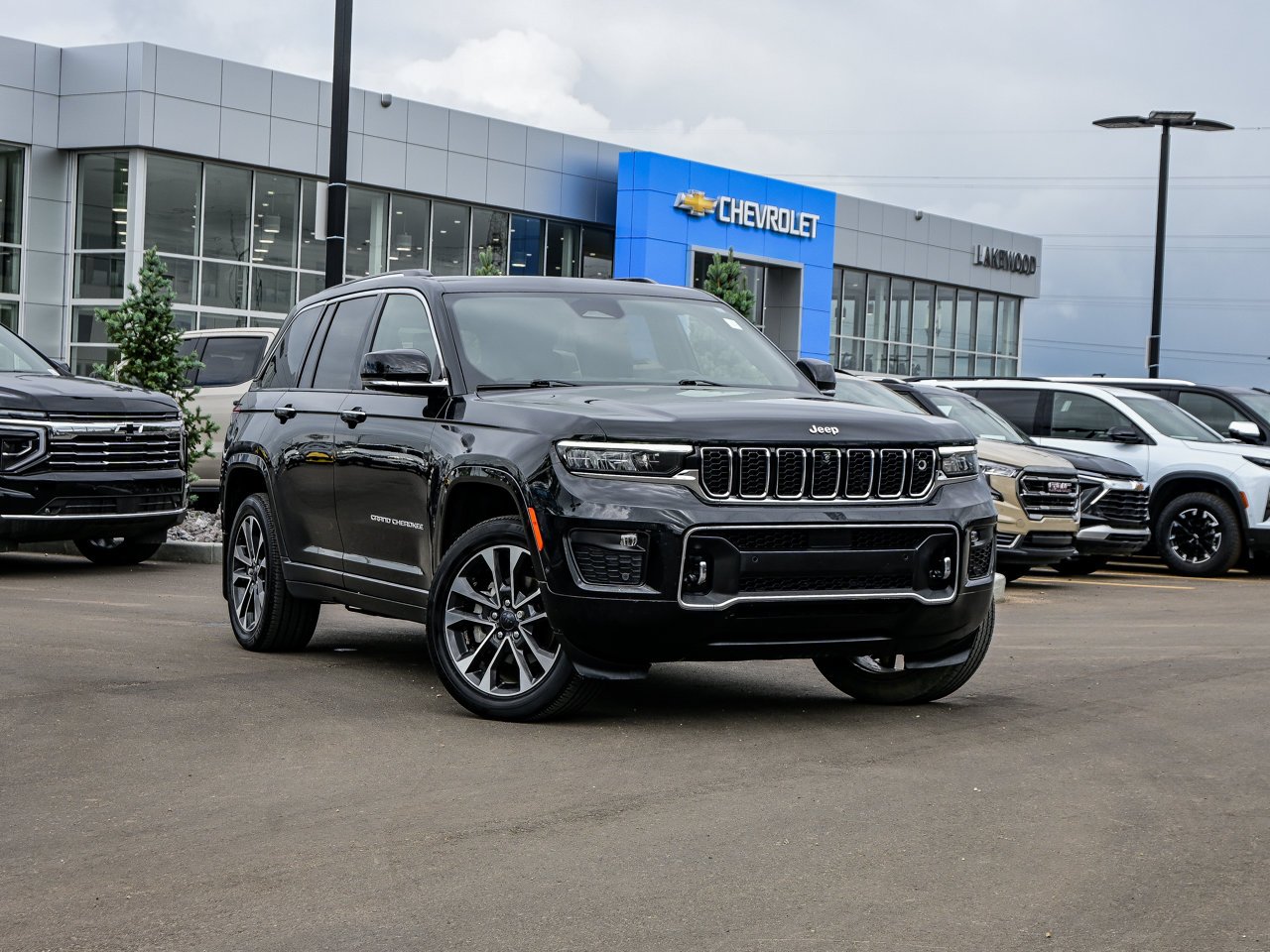 2023 Jeep Grand Cherokee Overland 4x4 Black Sherwood Park - photo #1