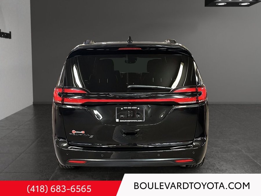 2022 Chrysler Pacifica 2022 Black