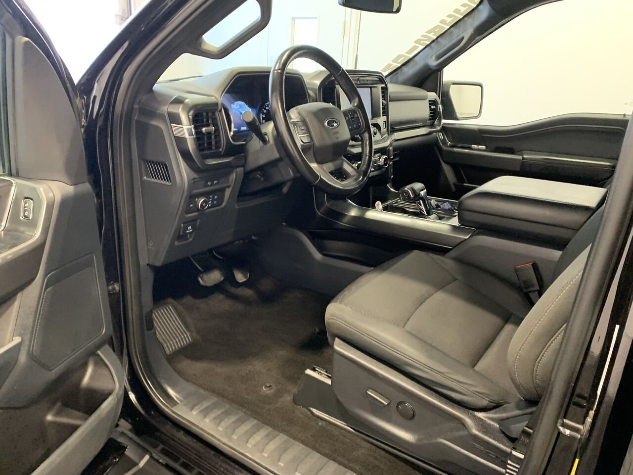 2022 Ford F-150 XLT cabine SuperCrew 4RM caisse de 5,5 pi Black Châteauguay - photo #28
