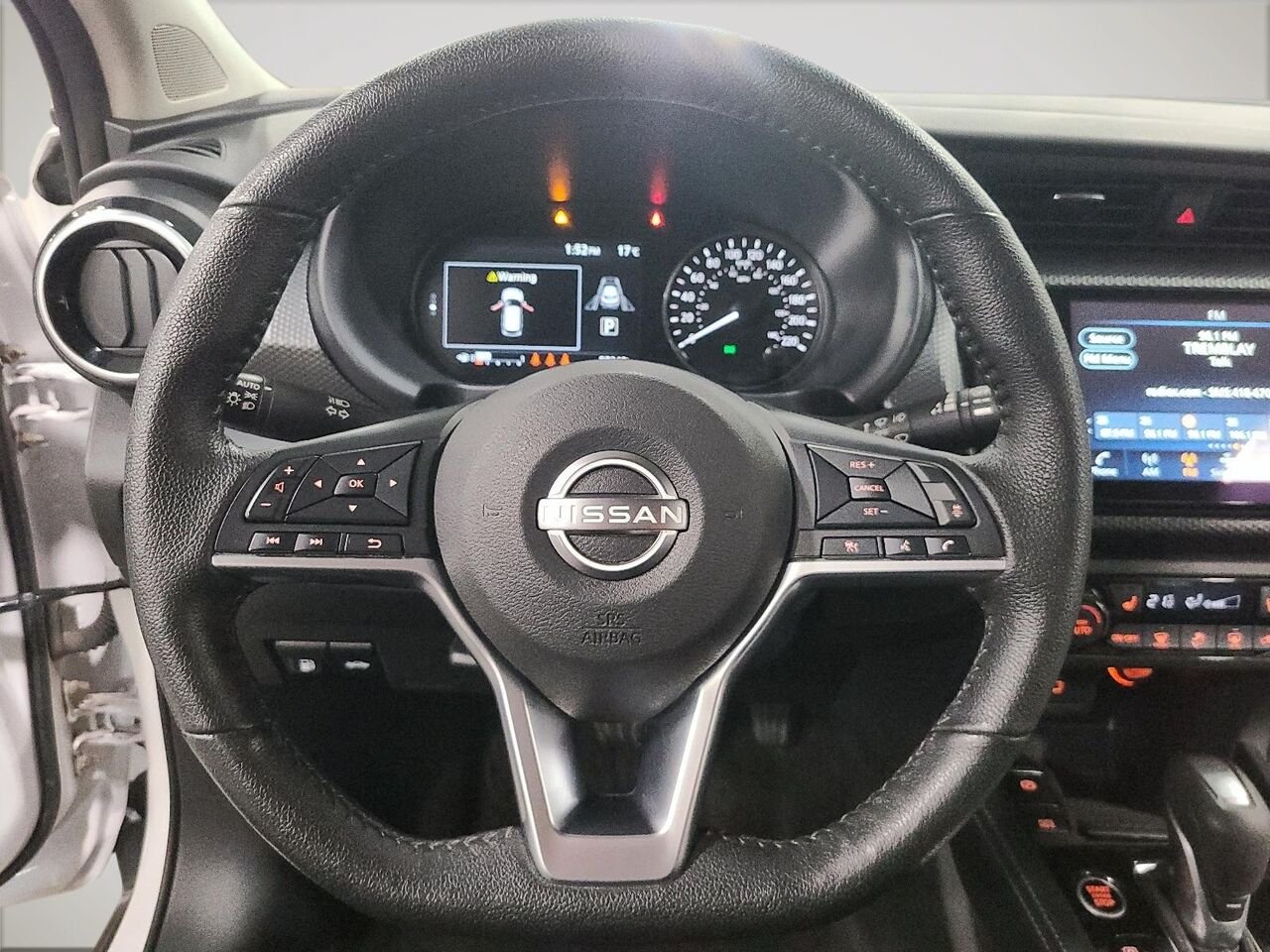 2025 Nissan KICKS PLAY S TA Grey Québec - photo #11