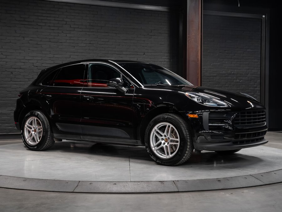 2020 Porsche Macan | Leather | Sunroof | Winter Tires | Clean CARFAX Black