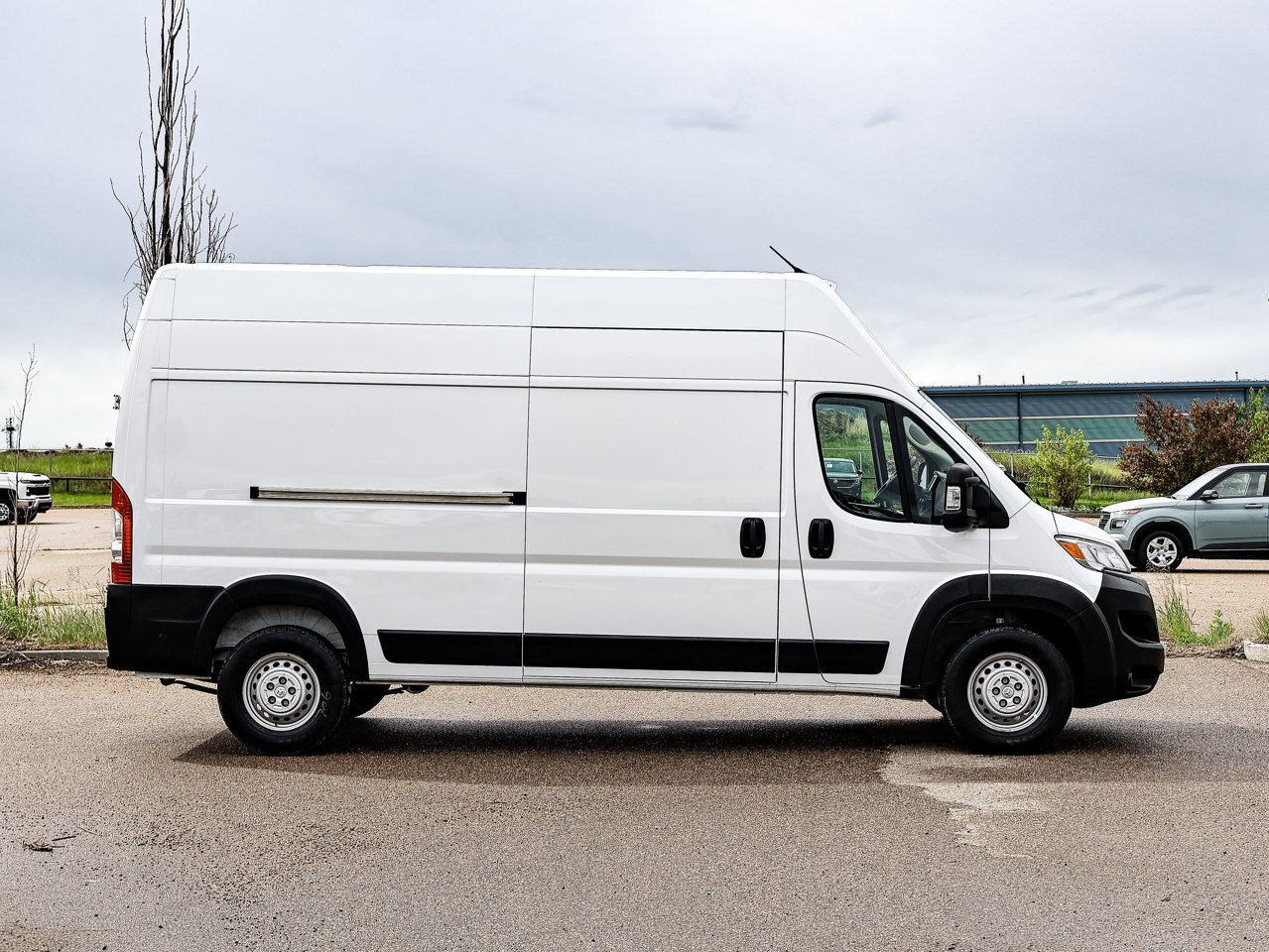 2024 Ram ProMaster Cargo Van Tradesman 3500 Super High Roof 159 WB w/Pass White Sherwood Park - photo #13