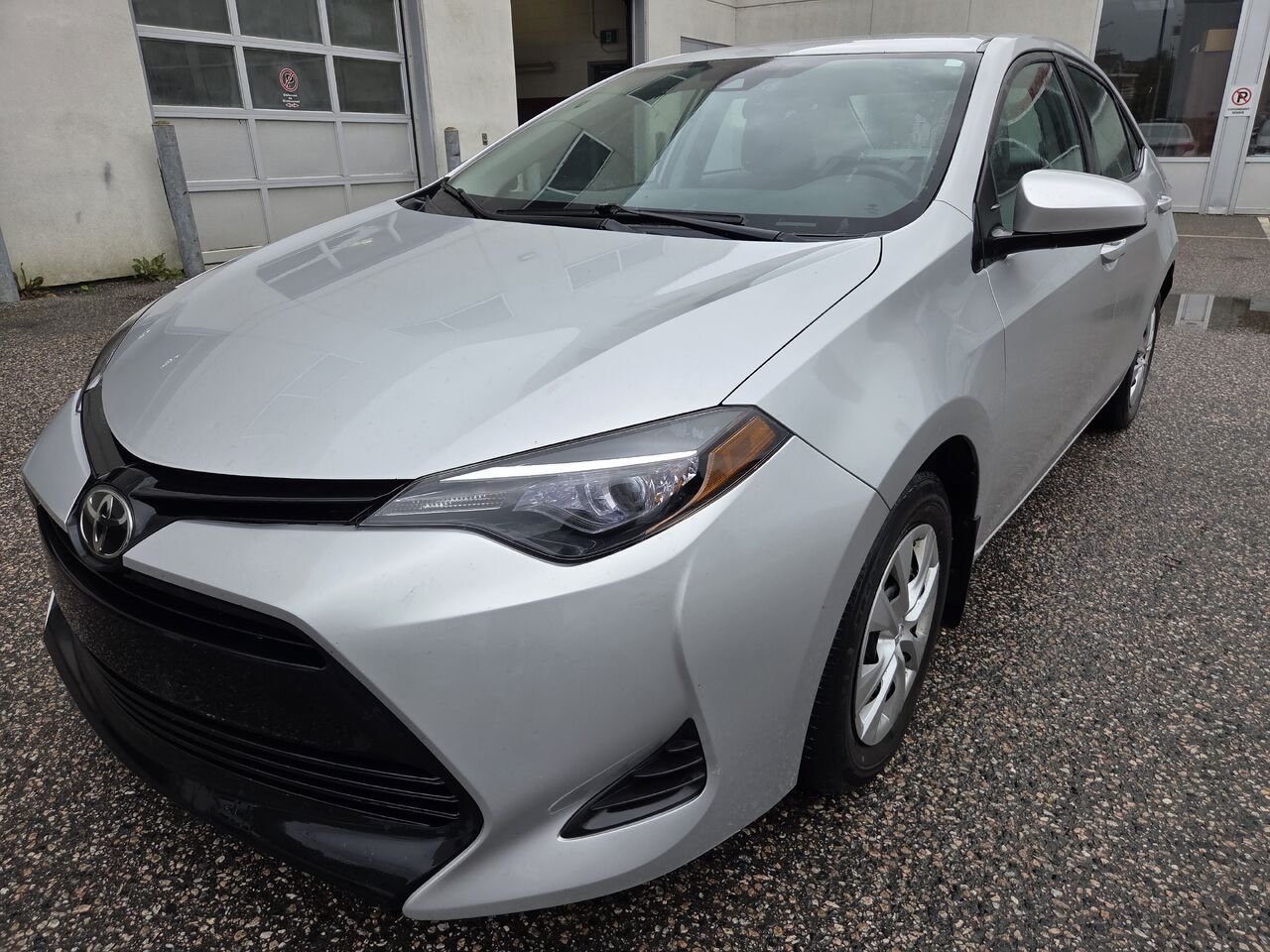 Toyota COROLLA 2017 Argent Mont-Laurier - photo #0