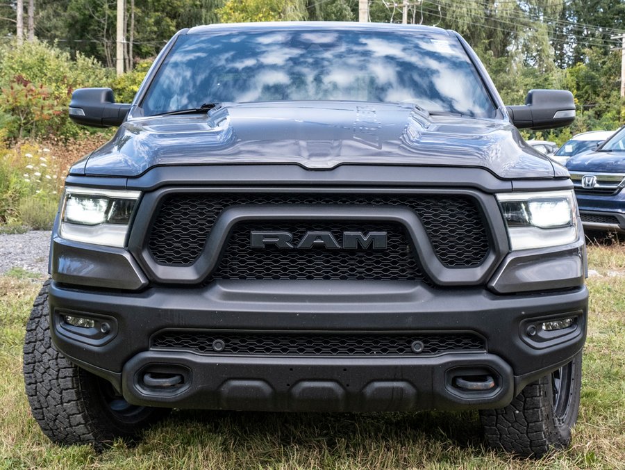 2024 Ram 1500 Rebel cabine d'équipe 4x4 caisse de 5 pi 7 po Grey