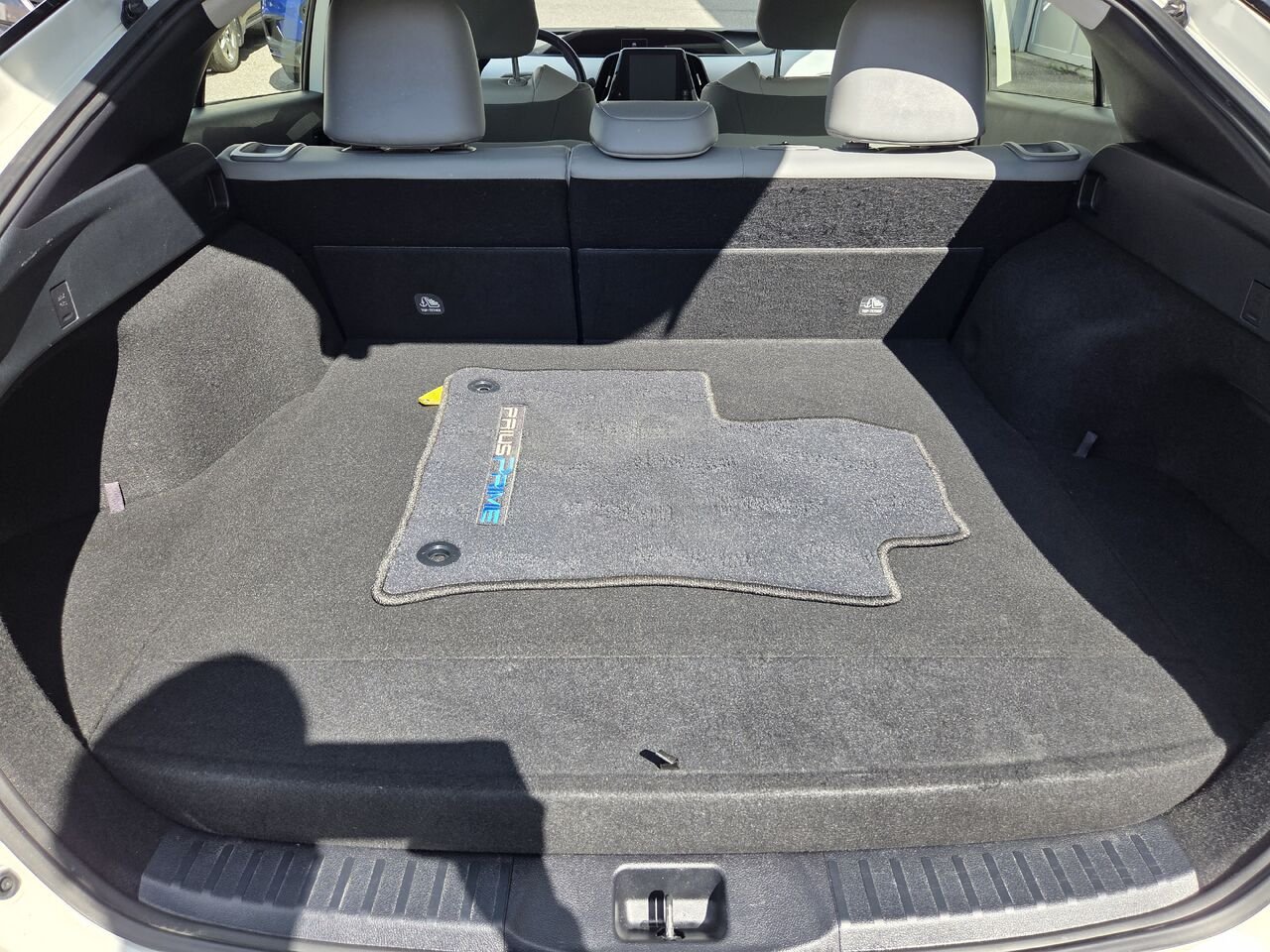 2020 Toyota PRIUS PRIME White Mont-Laurier - photo #6