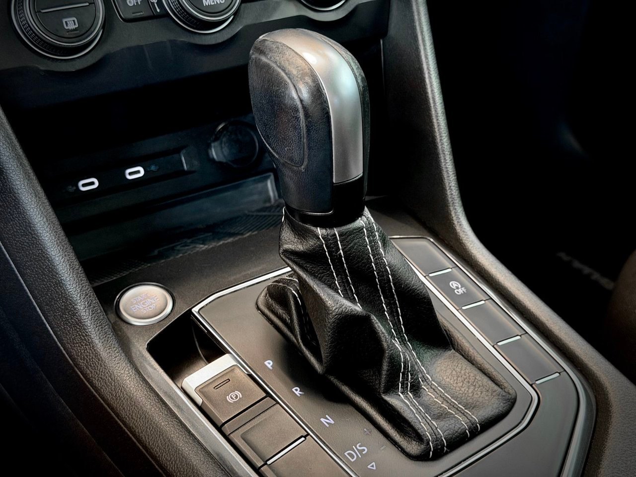 2021 Volkswagen Tiguan White Notre-Dame-des-Prairies - photo #28