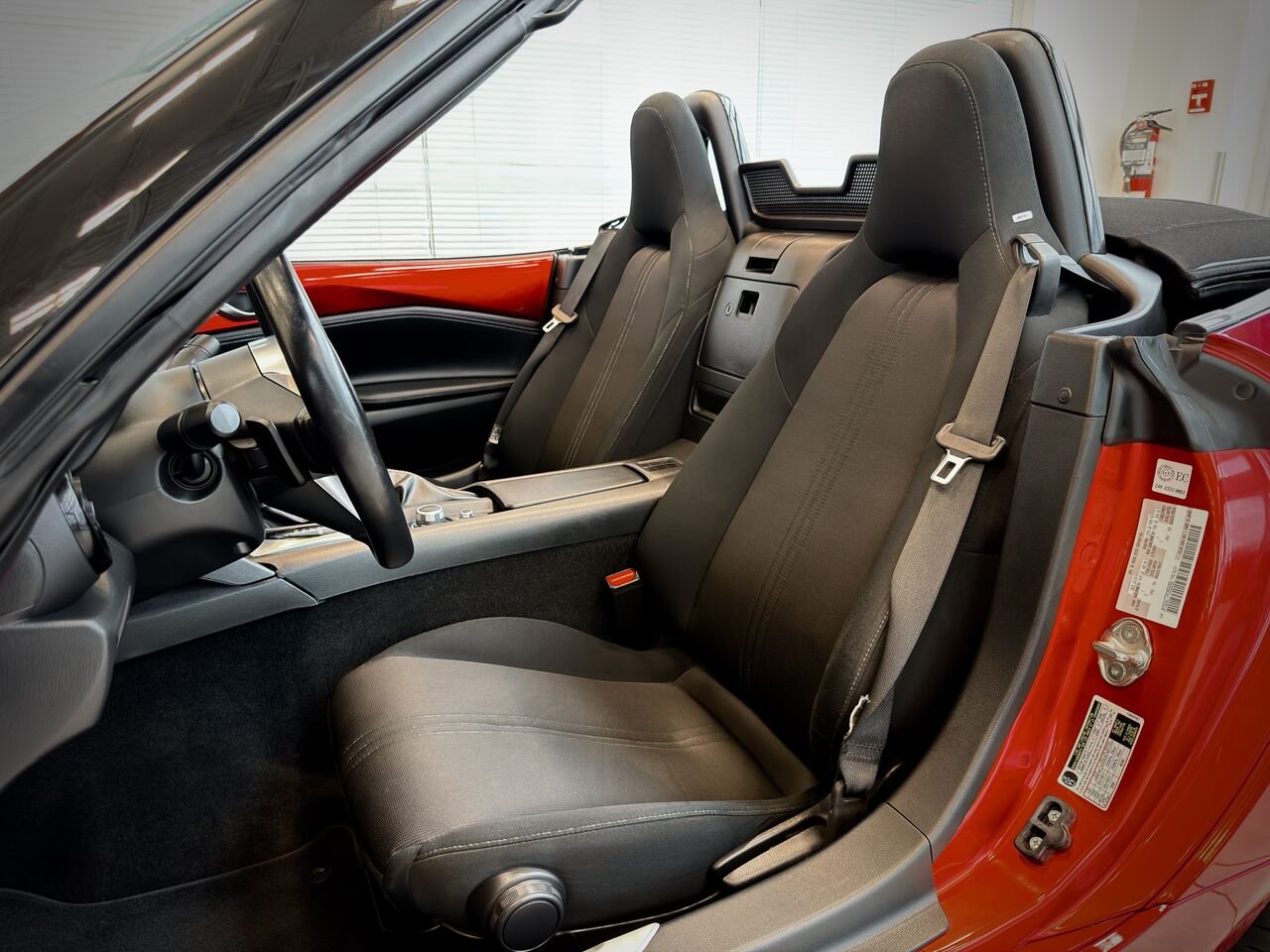 2023 Mazda MX-5 Black Notre-Dame-des-Prairies - photo #18