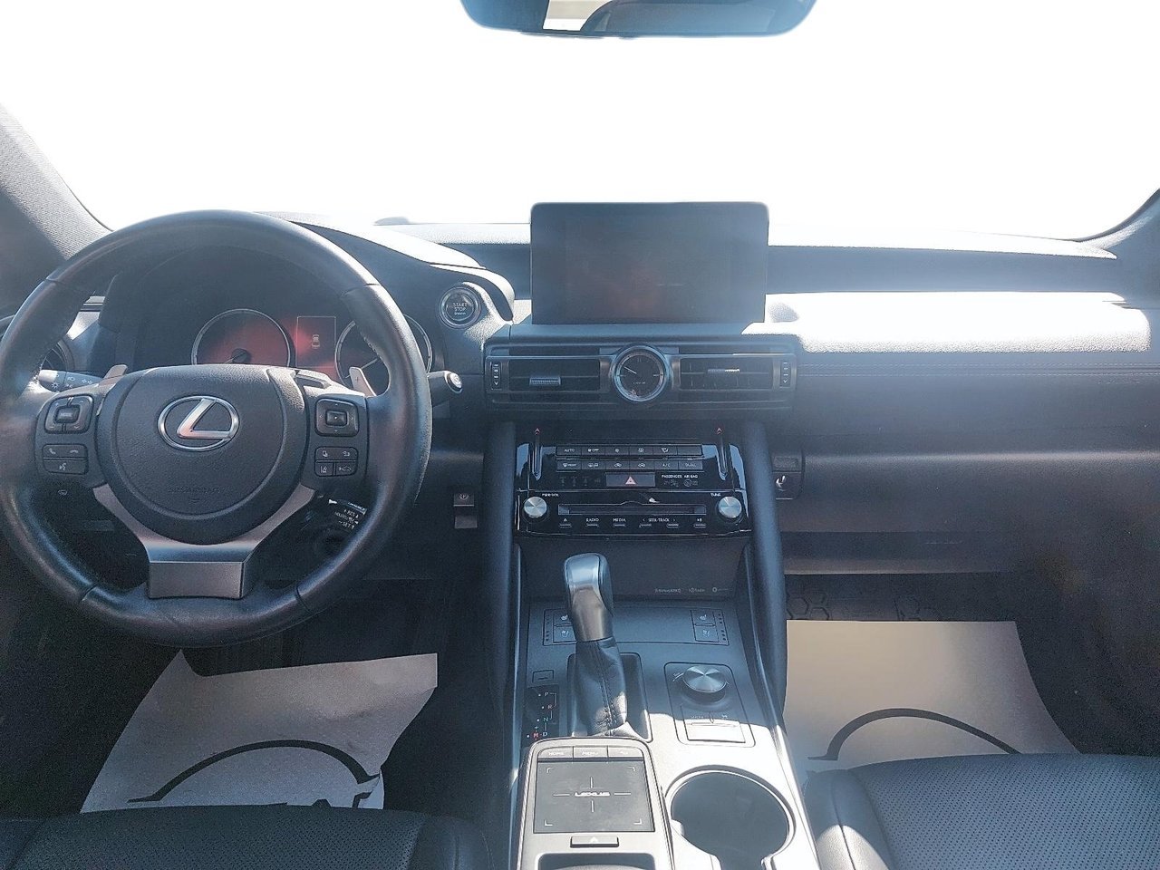 Lexus IS IS 300 2025 Gris Baie-Comeau - photo #9