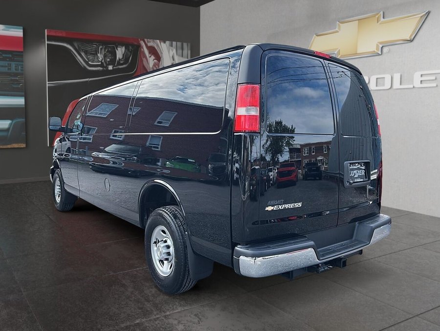 Chevrolet Fourgonnette Express utilitaire Traction arrière 2500 155 po 2026 NOIR