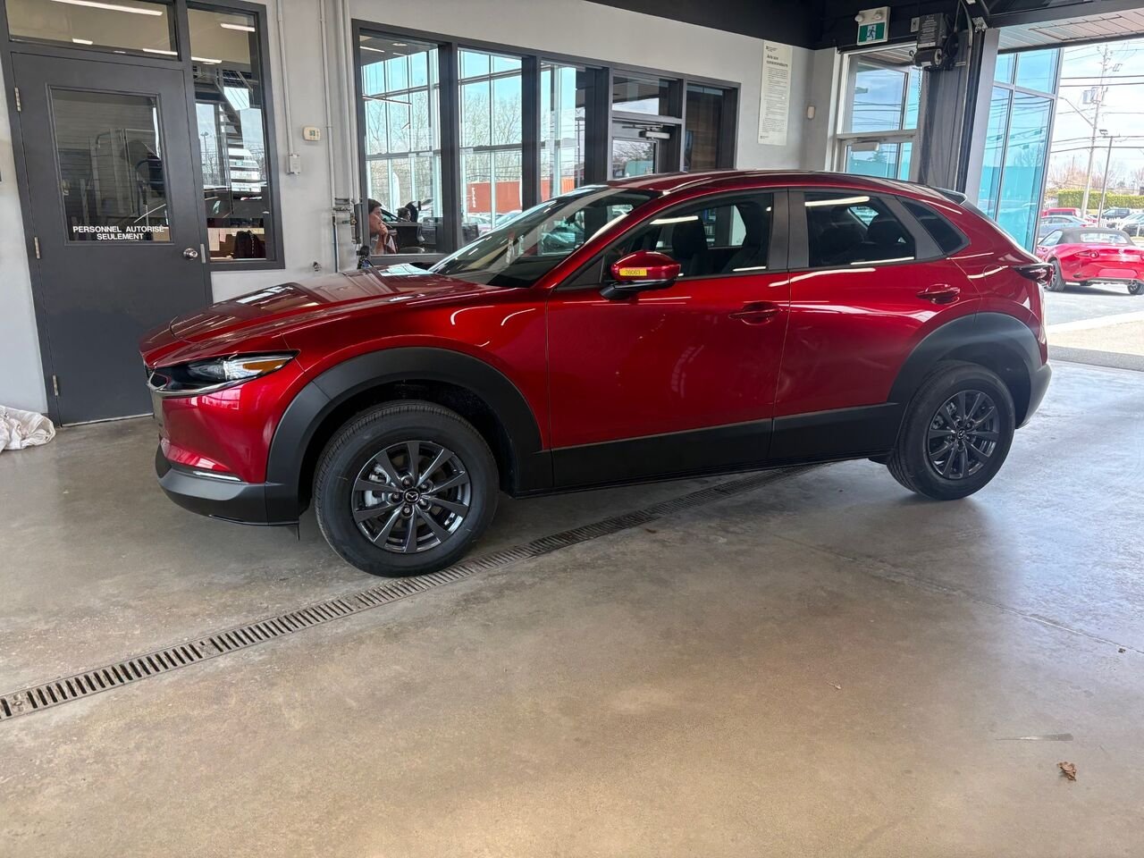 MAZDA CX-30 GX 2026 Rouge vibrant cristal métallisé Châteauguay - photo #3
