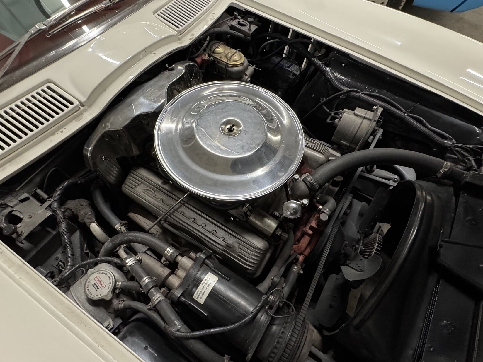 Chevrolet Corvette 1965 Blanc Montréal - photo #16