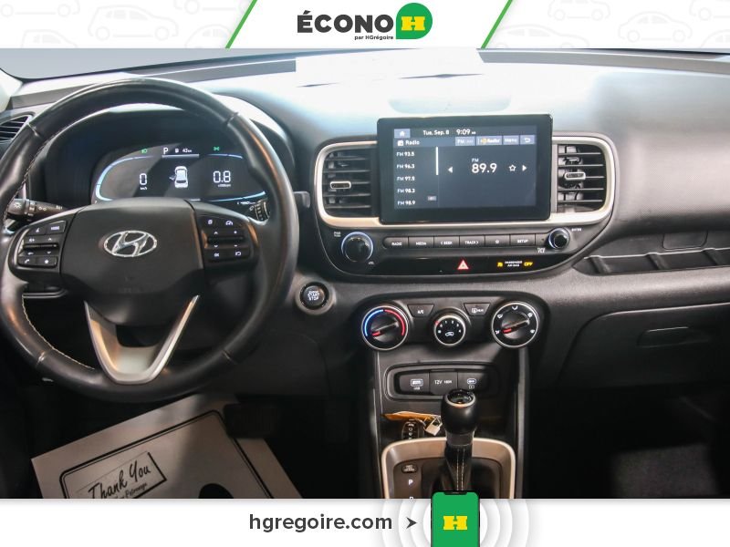 2023 Hyundai Venue White Laval - photo #21