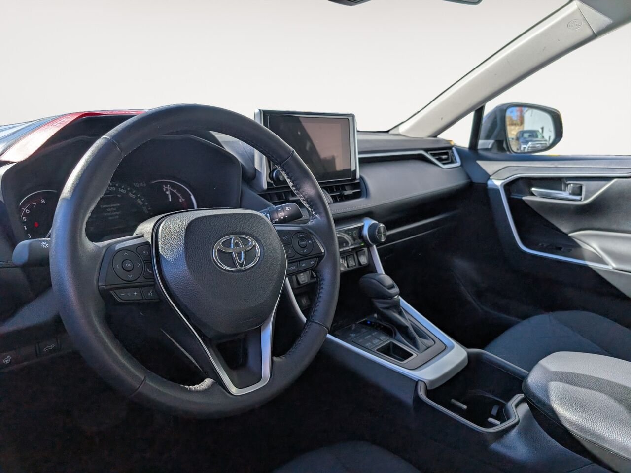 Toyota RAV4 XLE/AWD/SIÈGES CHAUFFANTS/VOLANT CHAUFFANT/TOIT OUVRANT/BLUETOOTH/AC BIZONE 2025 Bleu Sherbrooke - photo #9