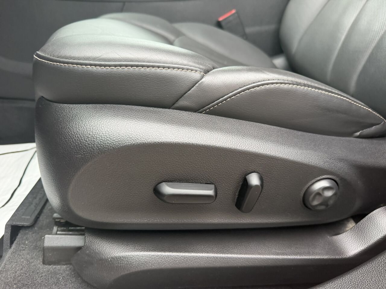 2017 Buick Envision PREMIUM II AWD Red Laval - photo #26