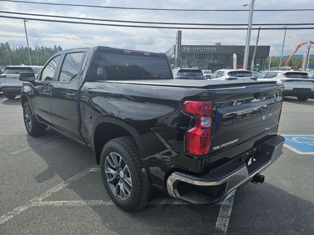 2026 Chevrolet Silverado 1500 LT cabine multiplace 4RM 147 po Black Thetford Mines - photo #5