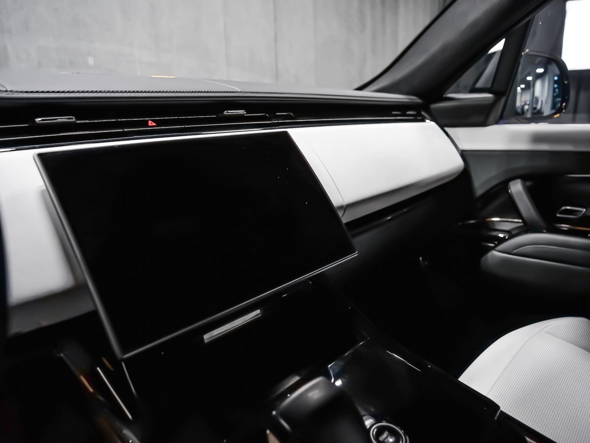 2024 Land Rover Range Rover Sport EDITION ONE SV Black Montreal - photo #28