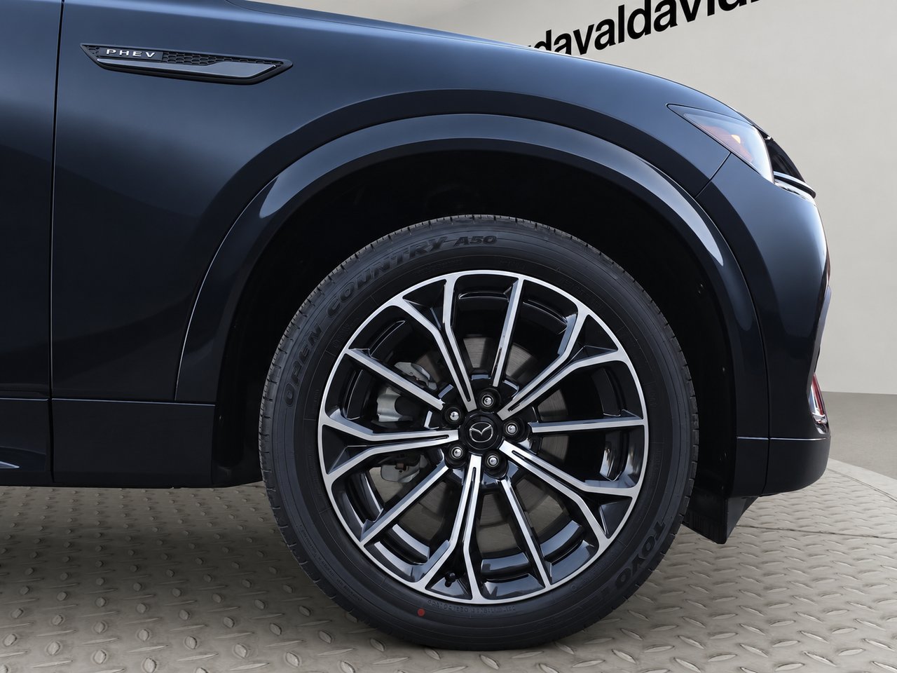 2026 Mazda CX-70 PHEV Signature Jet Black Mica Val-David - photo #7