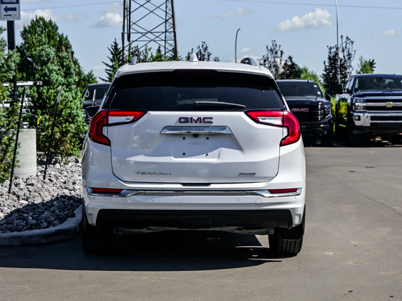 2022 GMC Terrain AWD 4dr Denali White Sherwood Park - photo #11