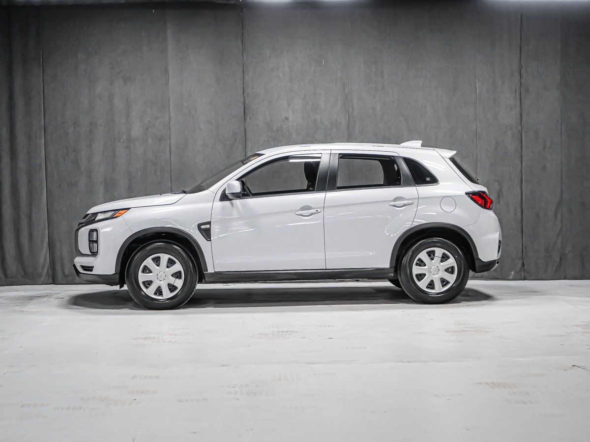 2025 Mitsubishi RVR ES White Montreal - photo #2