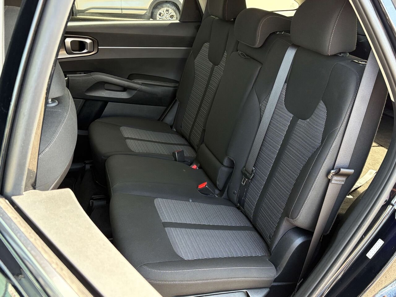 2021 Kia Sorento Black Gatineau - photo #17