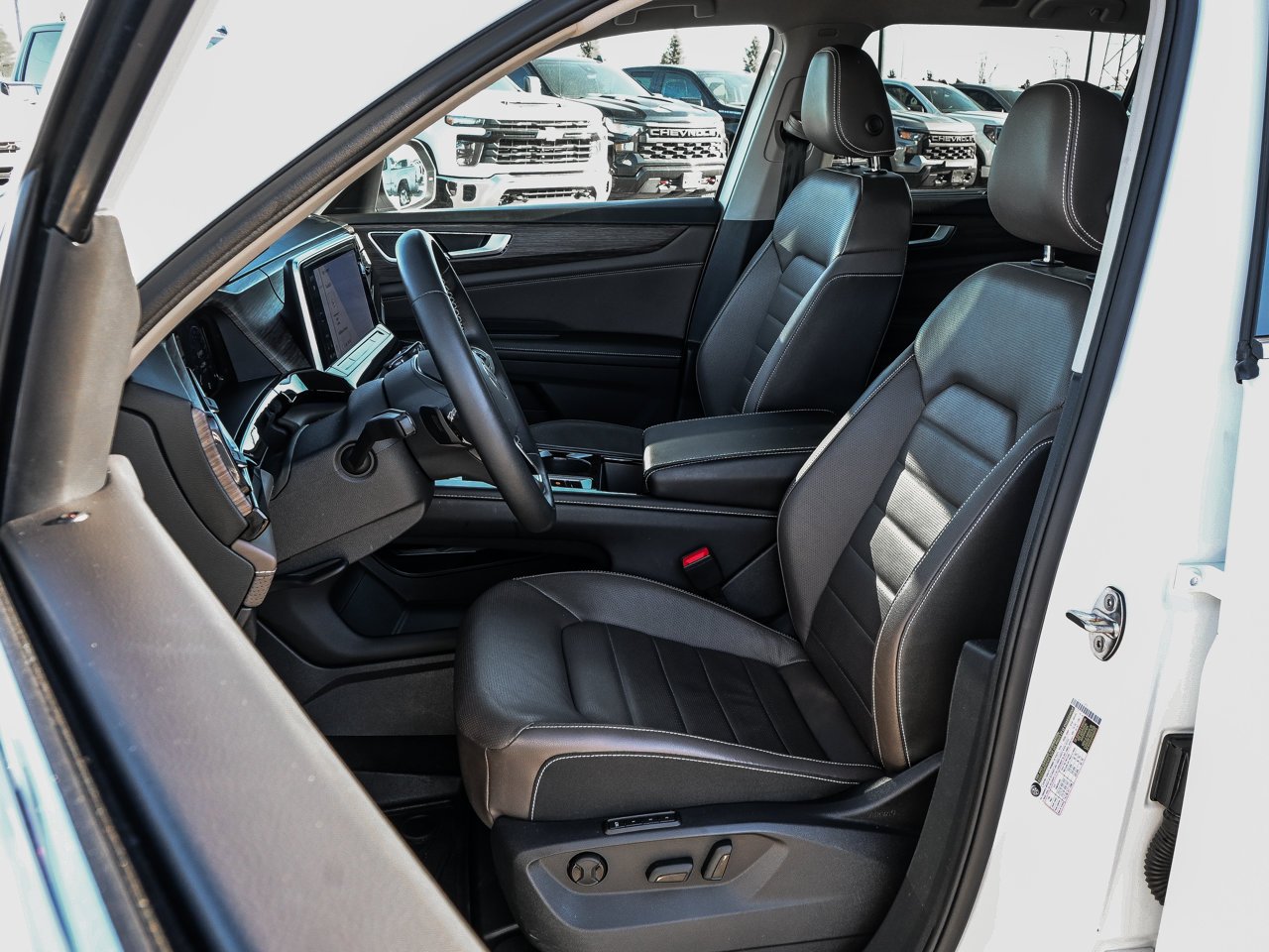 2024 Volkswagen Atlas Highline 2.0 TSI 4MOTION White Sherwood Park - photo #15