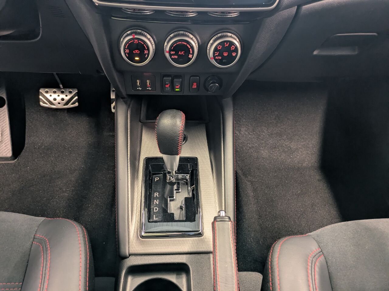 2022 Mitsubishi RVR White Gatineau - photo #9