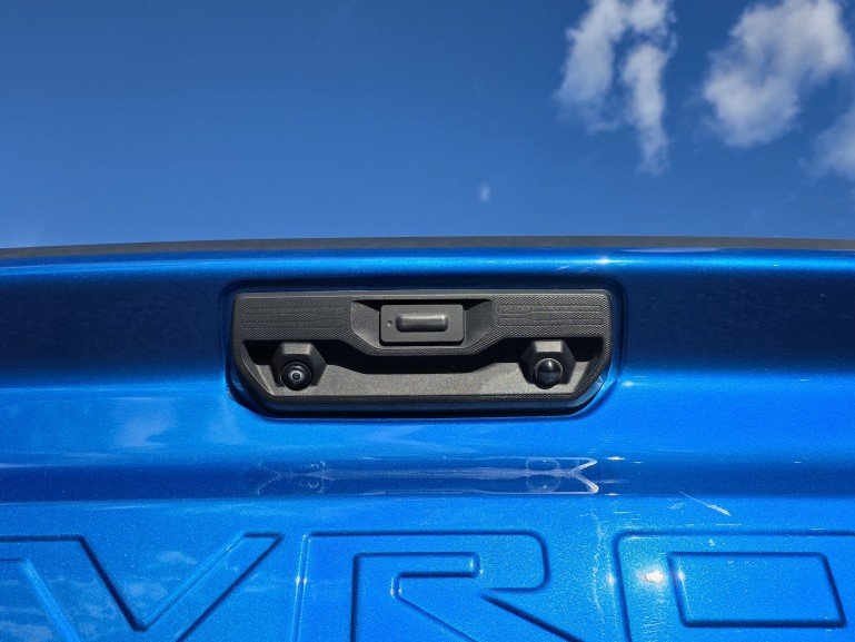 2023 Chevrolet Silverado 1500 Custom 4X4 Blue Mont-Laurier - photo #7
